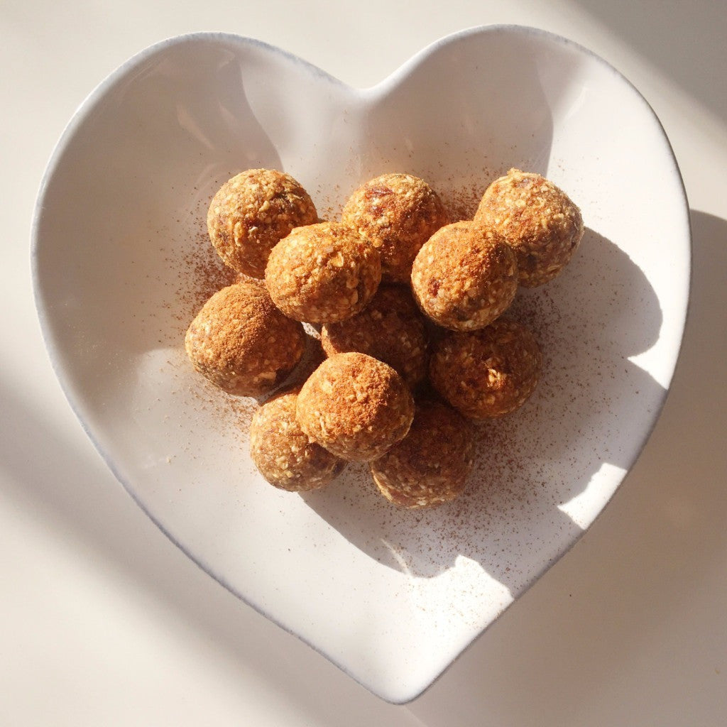 Cinnamon Roll Protein Balls